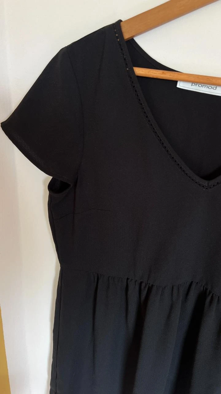 Vestido fluido preto de mangas curtas - Tamanho 38 – photo 2